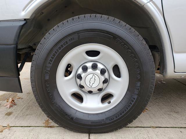 Used 2017 Chevrolet Express 2500 LS image 27