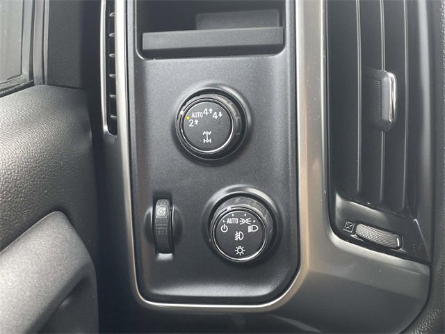 Used 2018 Chevrolet Silverado 1500 LT w/ All Star Edition image 17