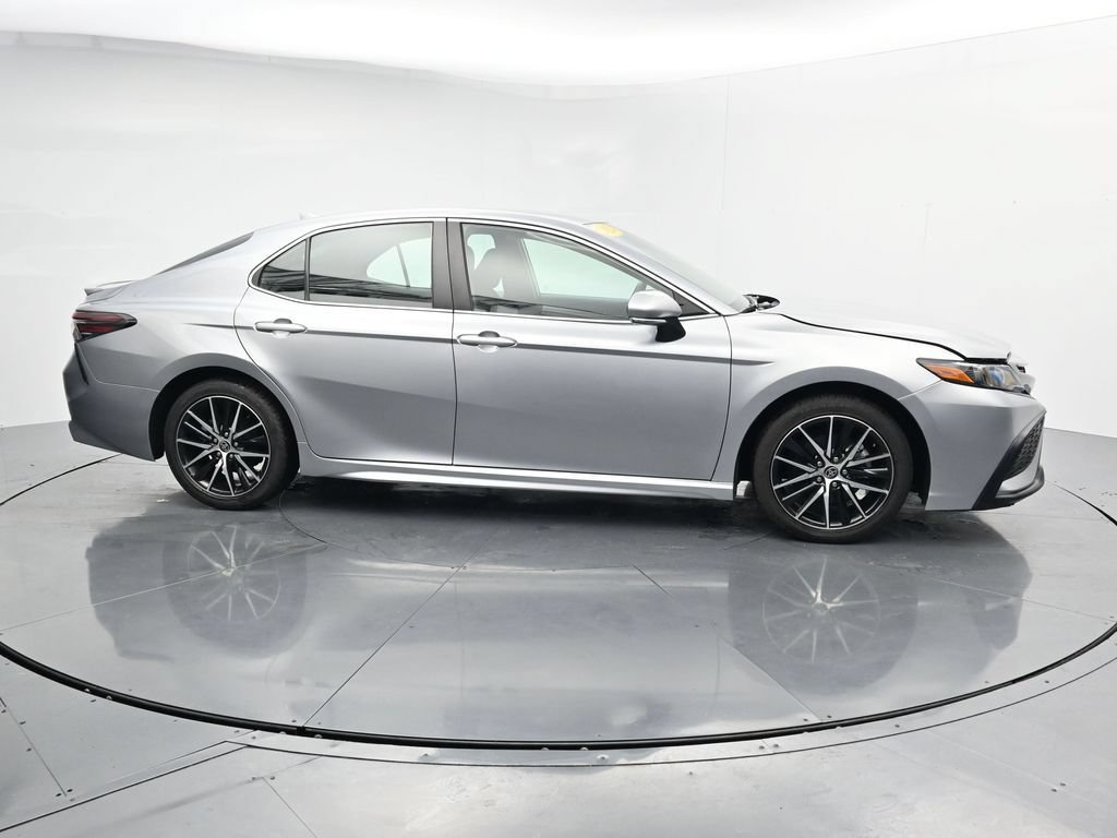 Used 2024 Toyota Camry SE FWD image 9