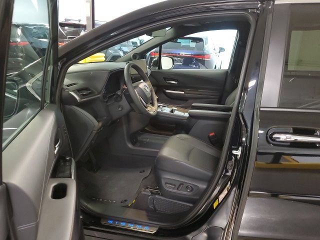 Used 2026 Toyota Sienna Platinum AWD/4WD image 13