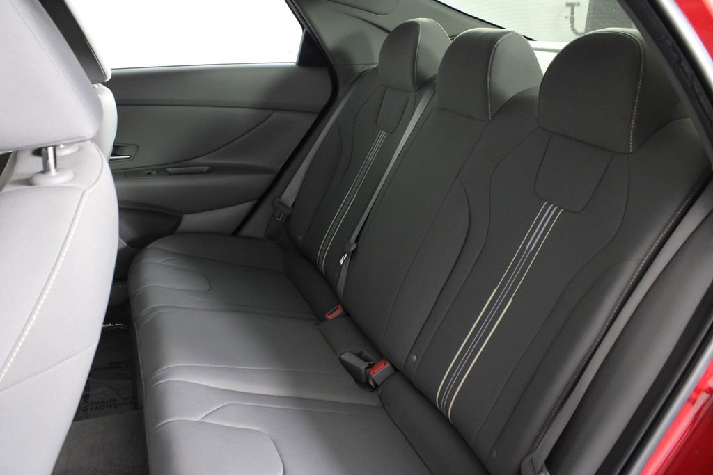 Certified 2023 Hyundai Elantra SEL w/ Convenience Package image 19