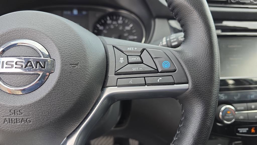 Used 2022 Nissan Rogue Sport SL w/ Premium Package image 17