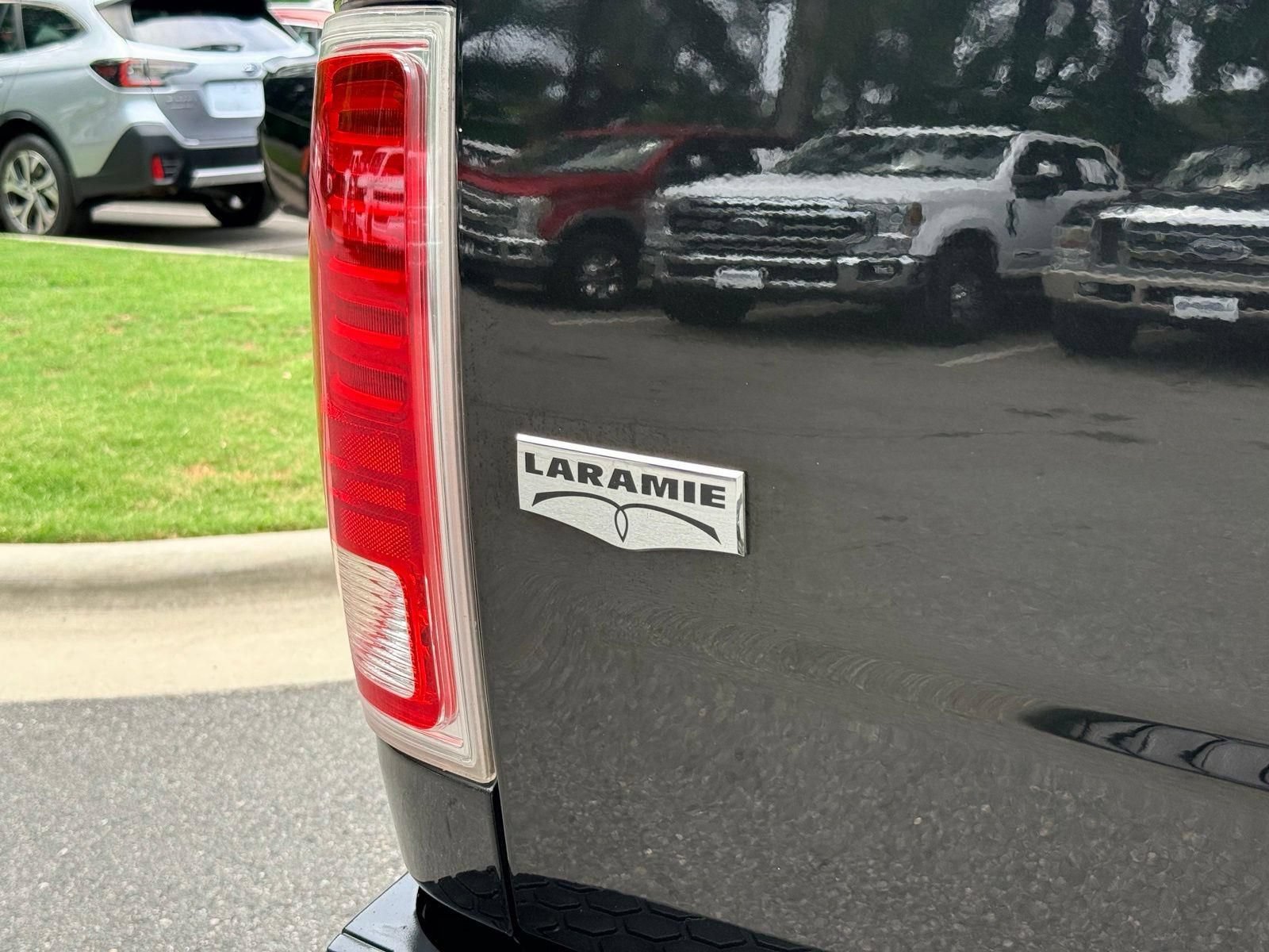 Used 2018 RAM 1500 Laramie w/ Convenience Group AWD/4WD image 11