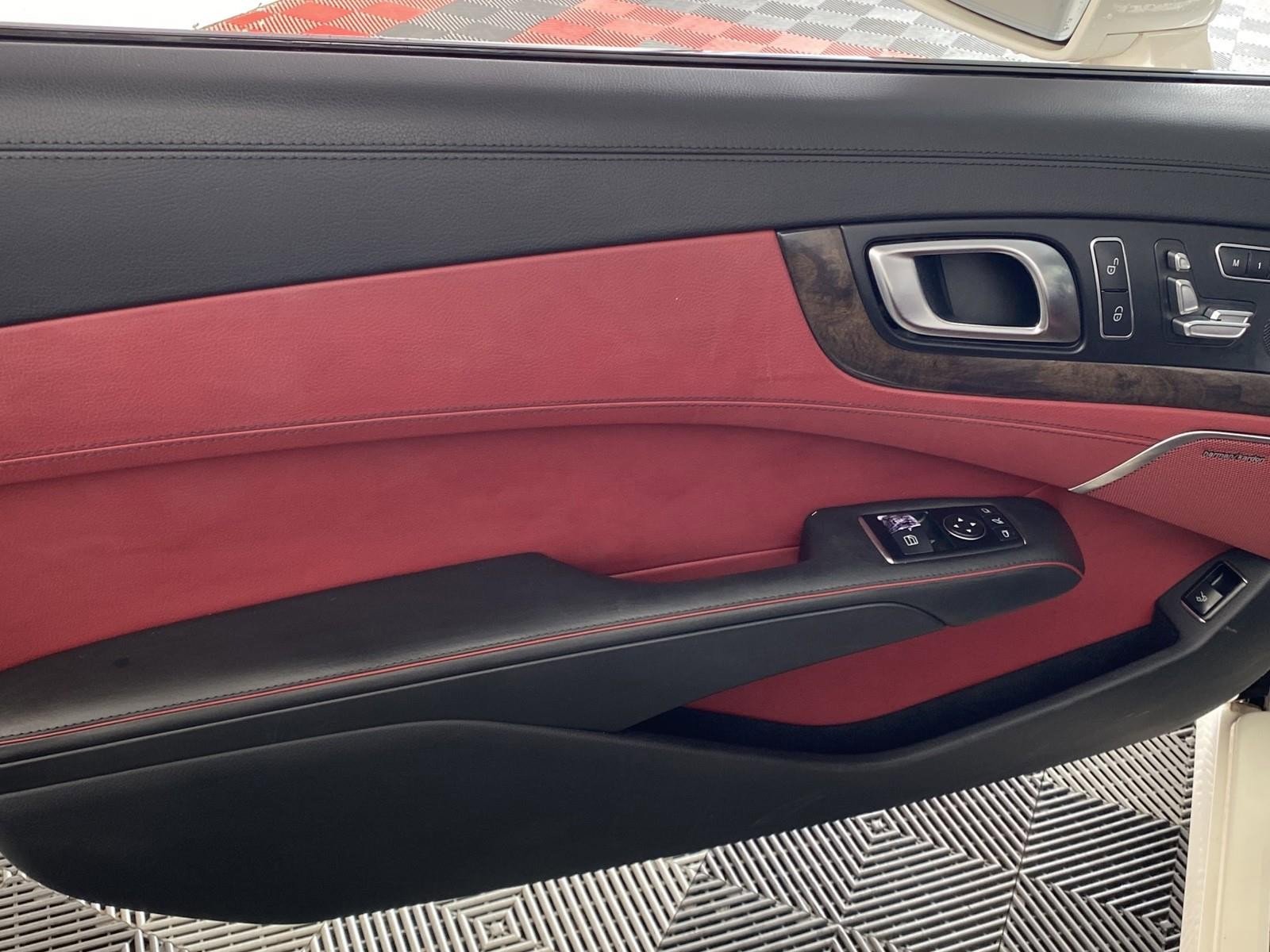 Used 2015 Mercedes-Benz SL 550 image 15