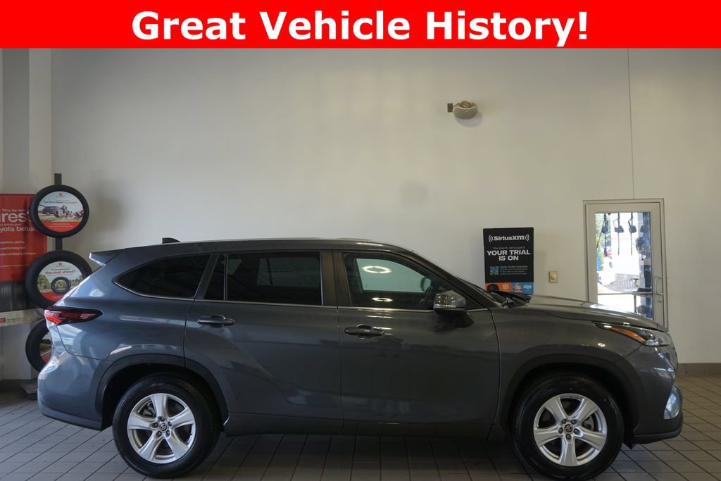 Certified 2024 Toyota Highlander LE FWD image 2