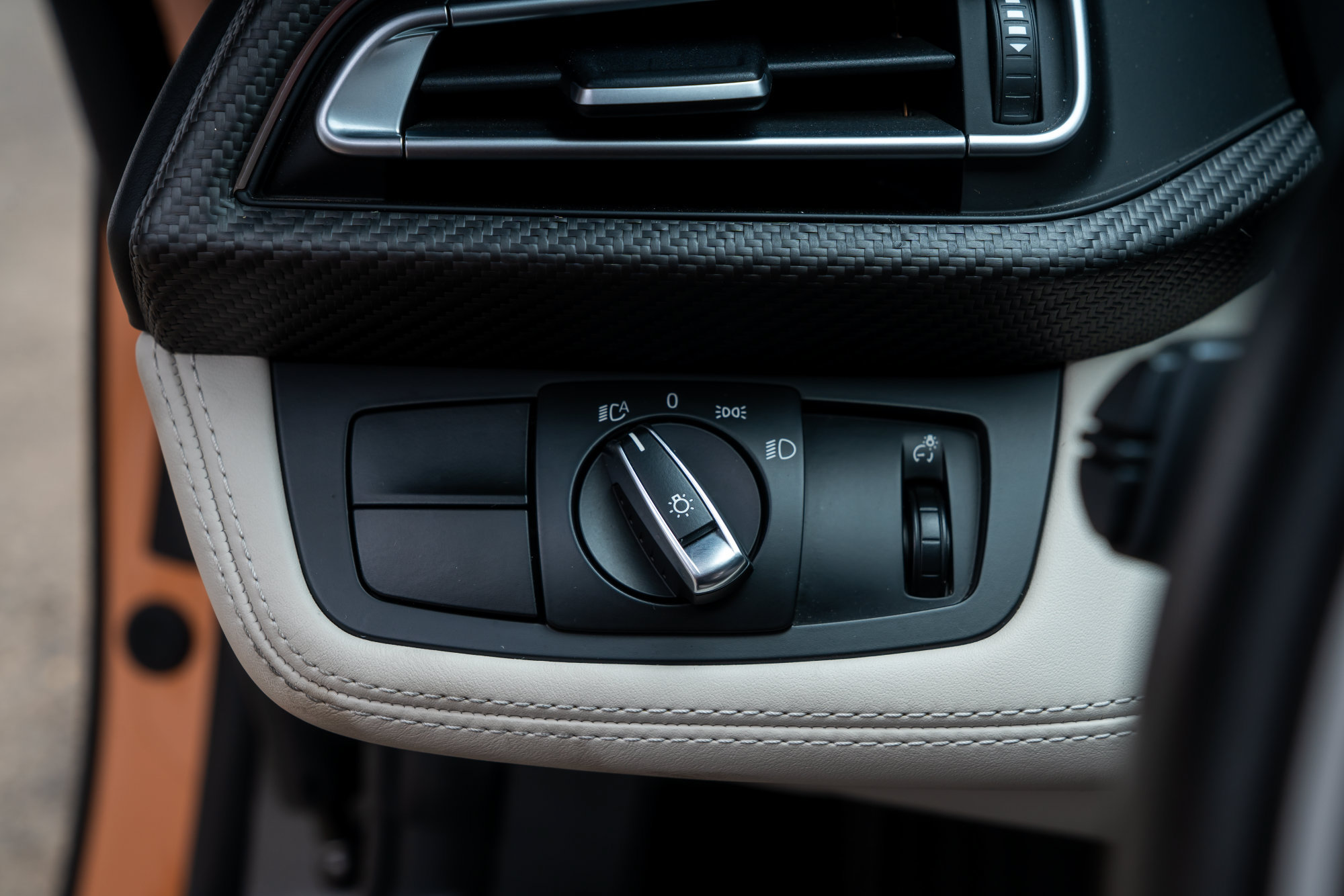 Used 2019 BMW i8 Roadster AWD/4WD image 18