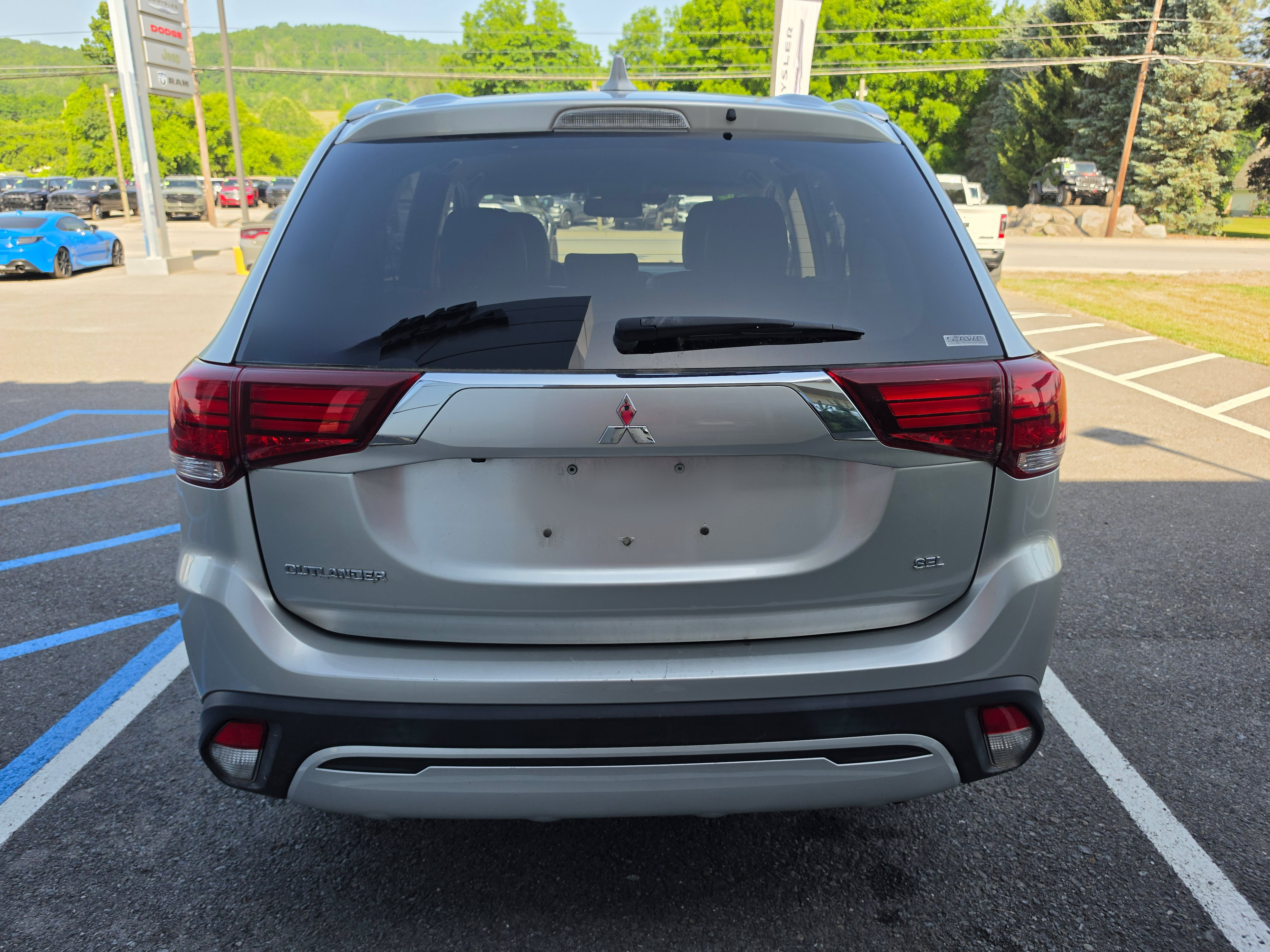 Used 2020 Mitsubishi Outlander SEL AWD/4WD video 4