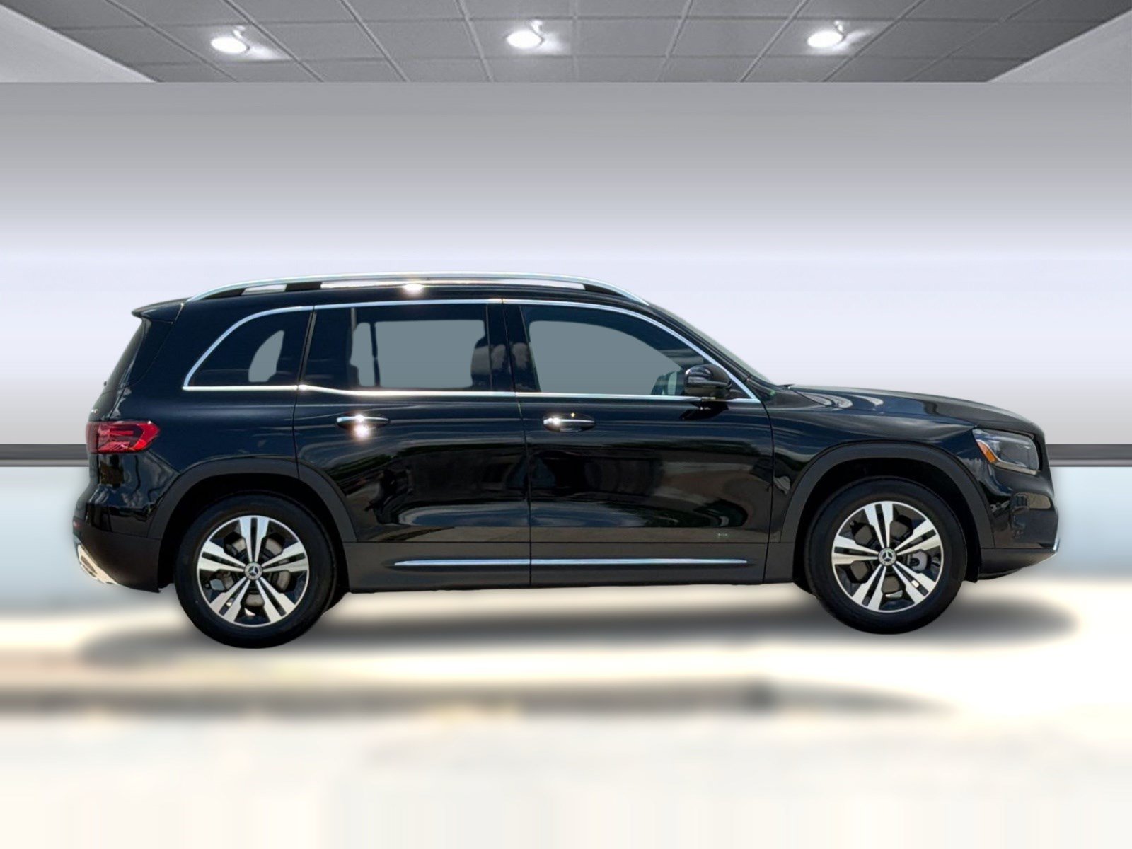 Used 2026 Mercedes-Benz GLB 250 4MATIC image 8