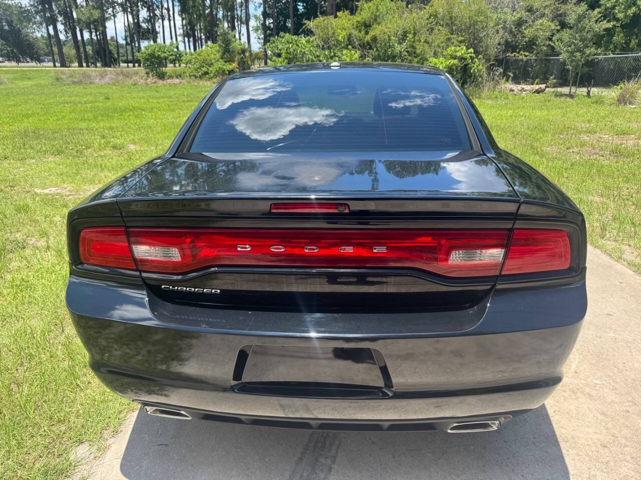 Used 2013 Dodge Charger SE w/ Connectivity Group RWD image 8