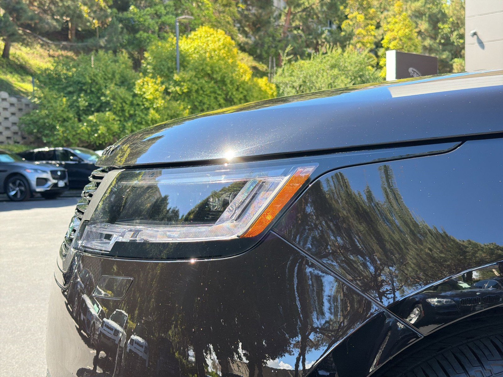 New 2026 Land Rover Range Rover Autobiography AWD/4WD image 9