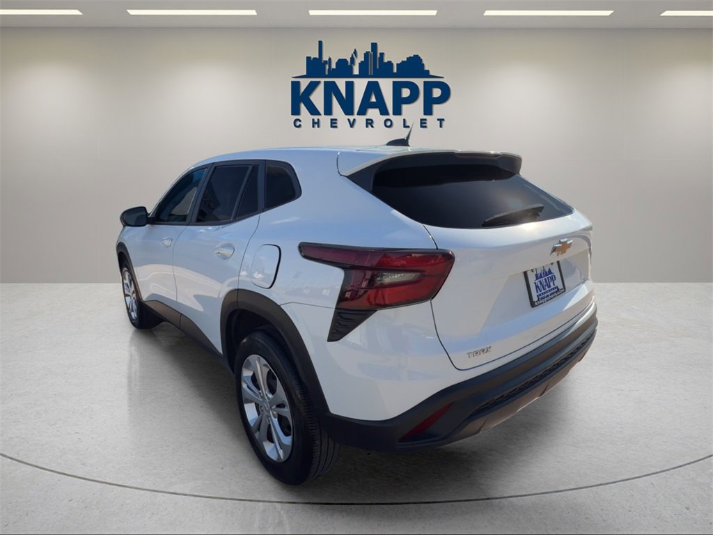 Used 2024 Chevrolet Trax LS image 3