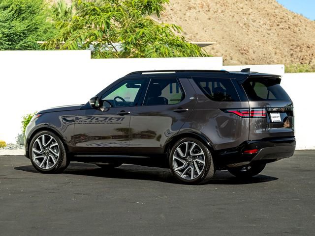 Used 2025 Land Rover Discovery Dynamic SE AWD/4WD image 9