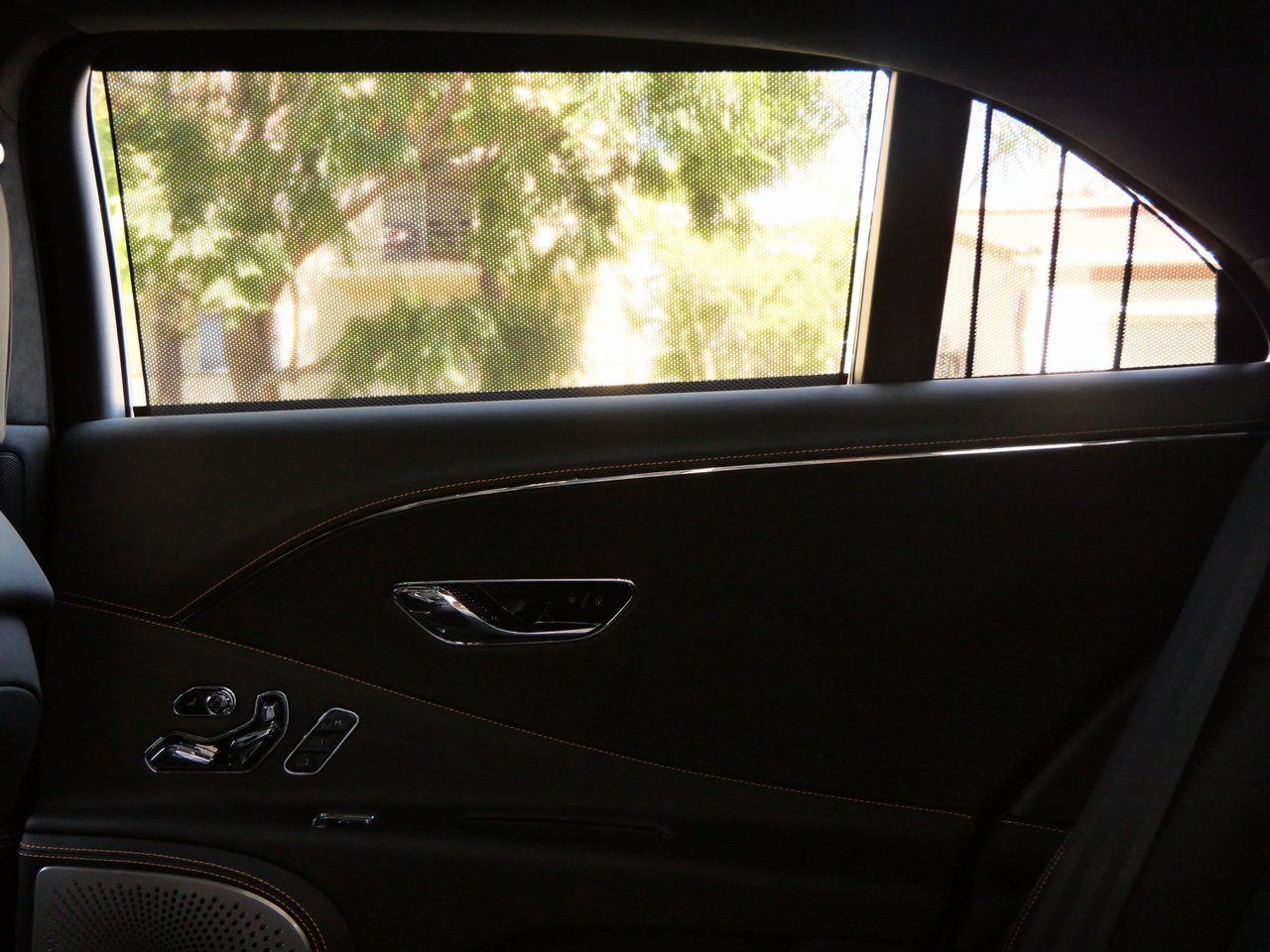 New 2025 Bentley Flying Spur Plug-In Hybrid image 23