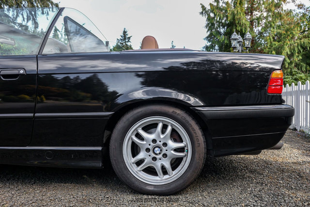 Used 1999 BMW 323i Convertible RWD image 5