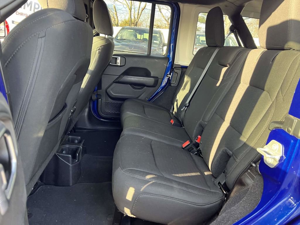 Certified 2018 Jeep Wrangler Unlimited Sahara image 21