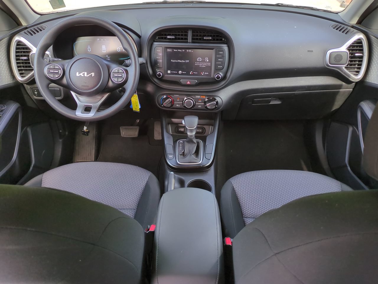 Certified 2025 Kia Soul LX w/ LX Technology Package FWD image 14