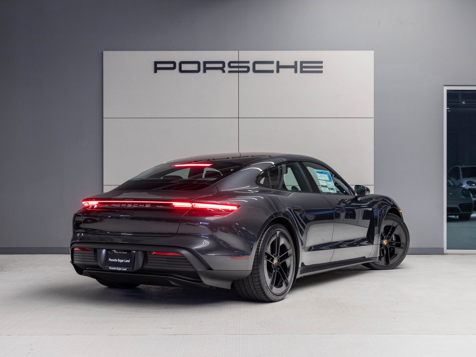 Used 2025 Porsche Taycan image 7