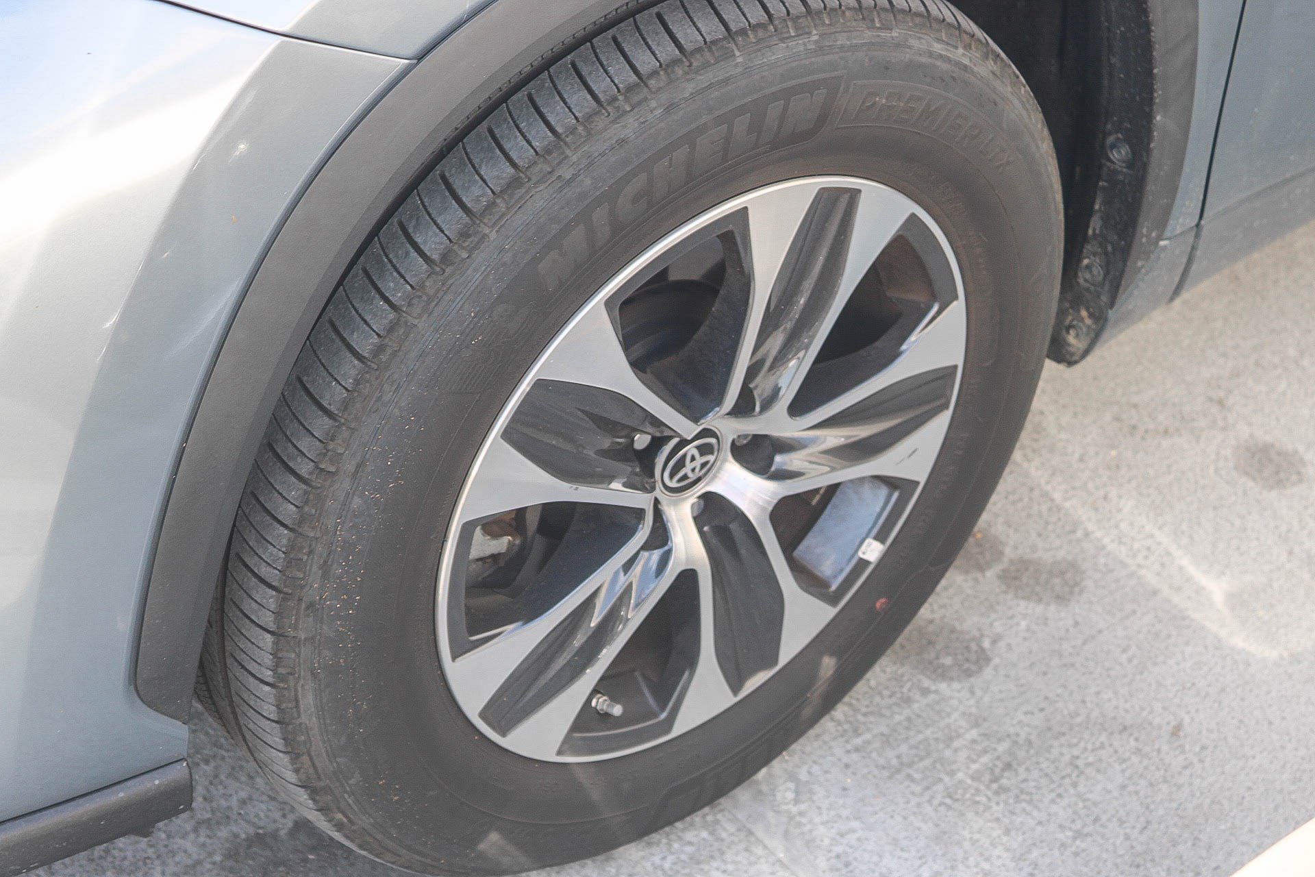 Used 2024 Toyota Highlander XLE FWD image 9