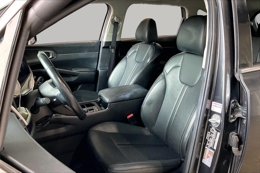Used 2024 Kia Sorento S FWD image 3