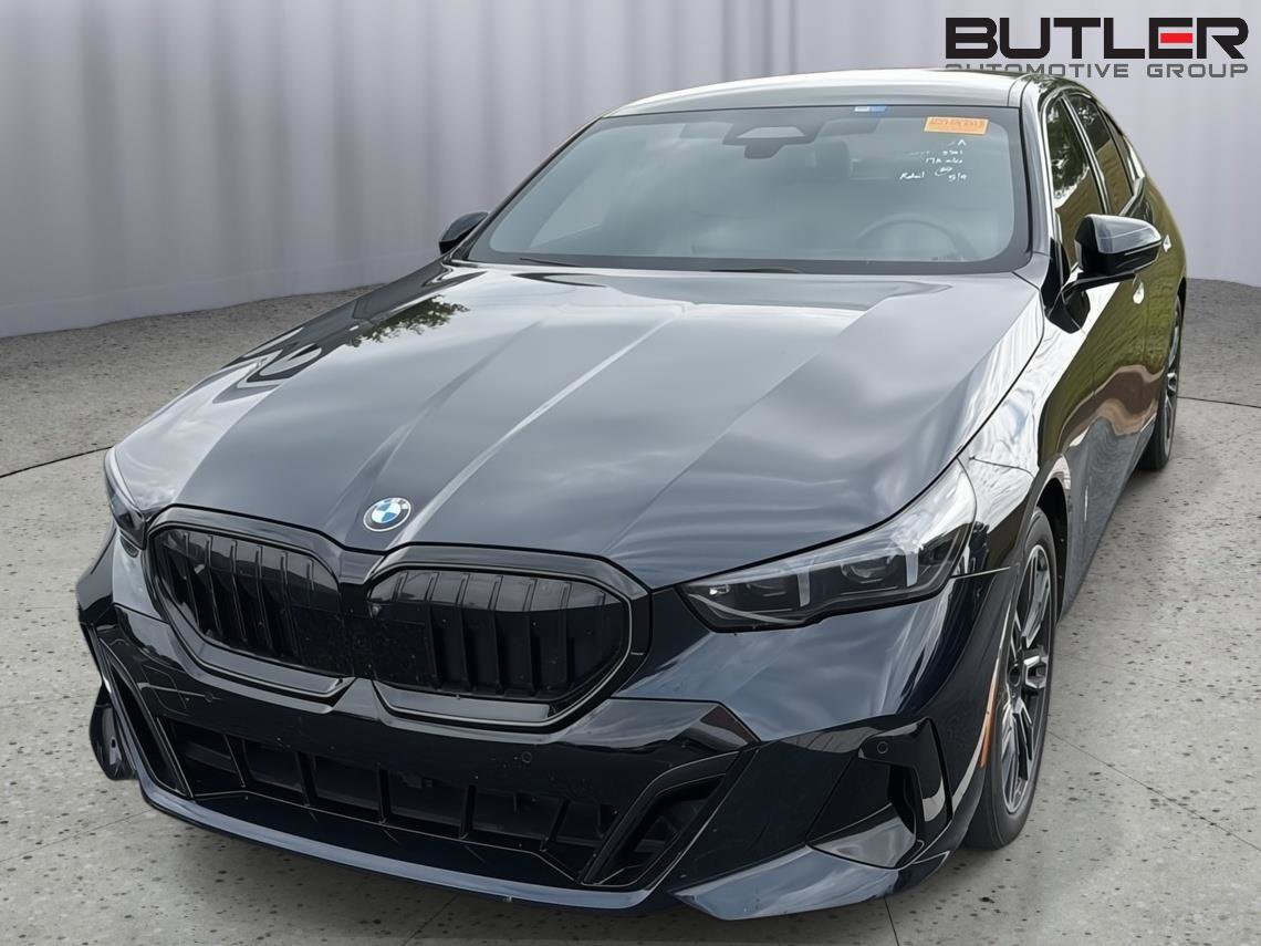 Used 2024 BMW 530i w/ Executive Package RWD image 3
