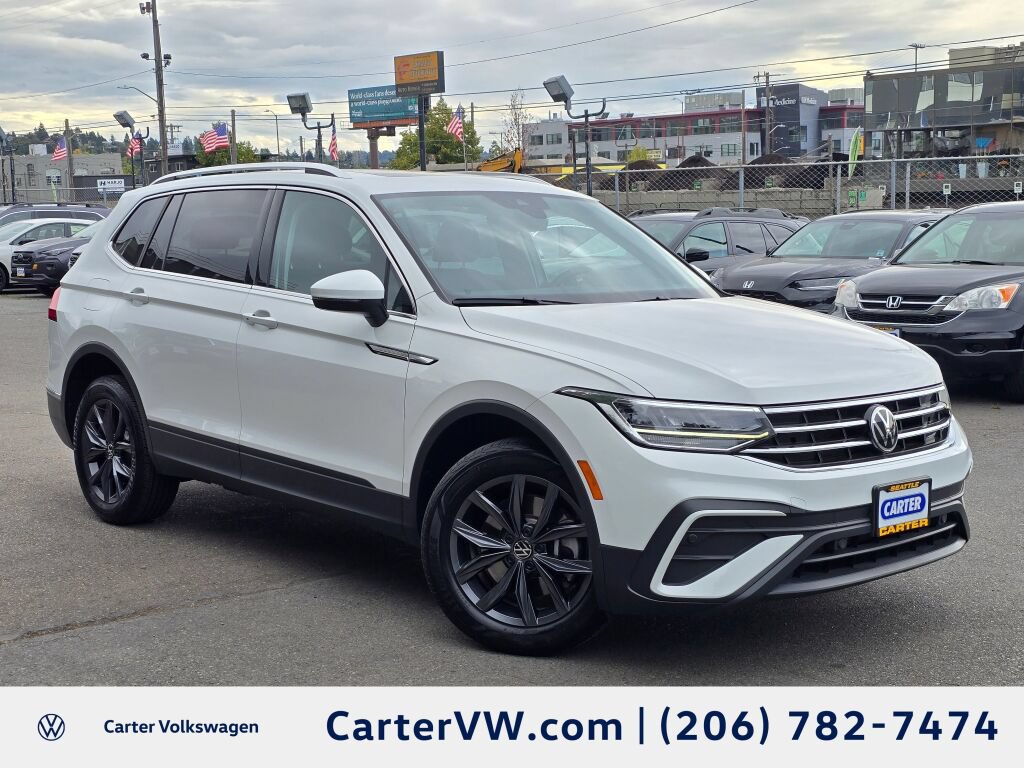 Used 2022 Volkswagen Tiguan SE AWD/4WD image 1