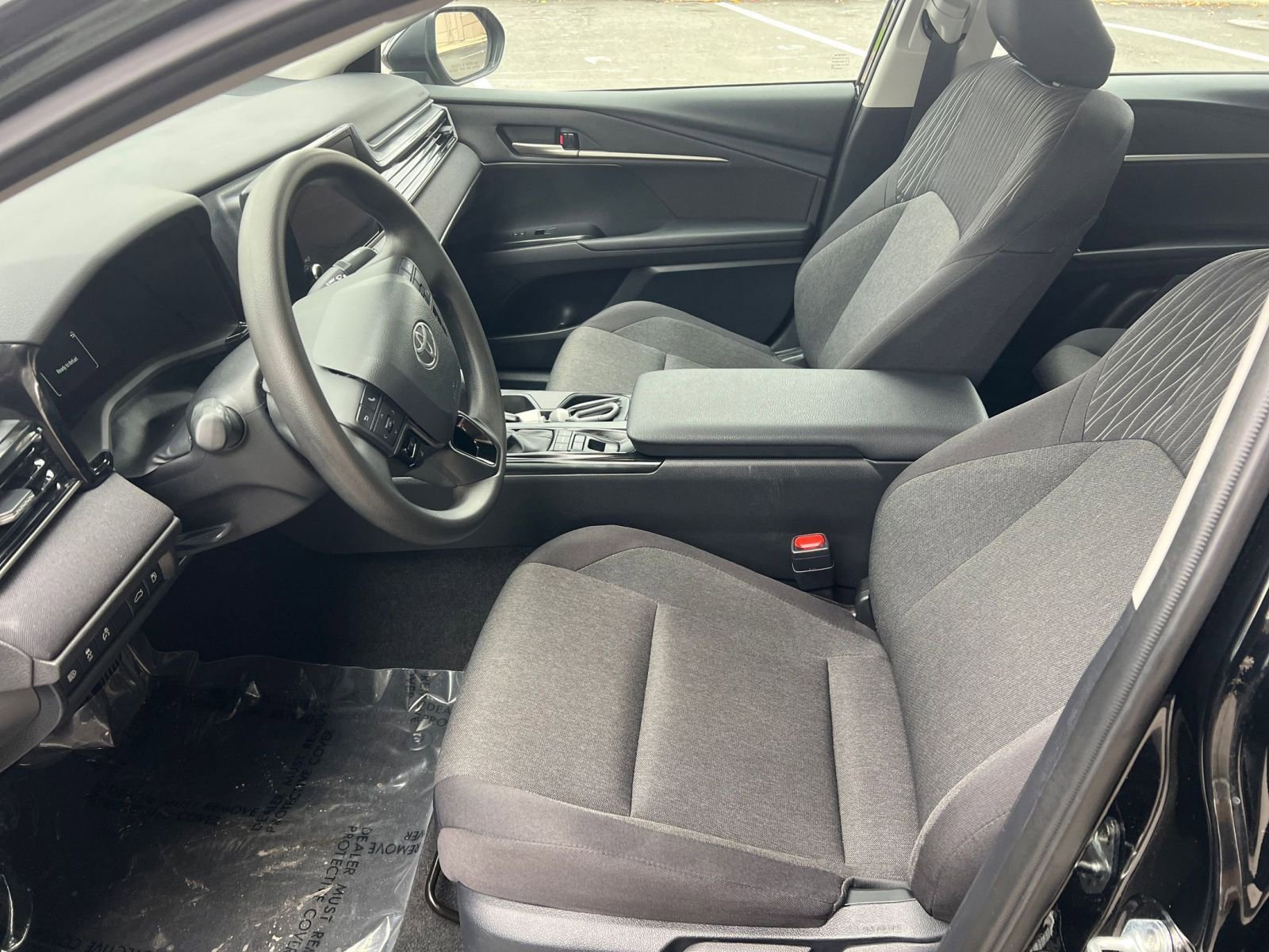 Used 2025 Toyota Camry LE image 27