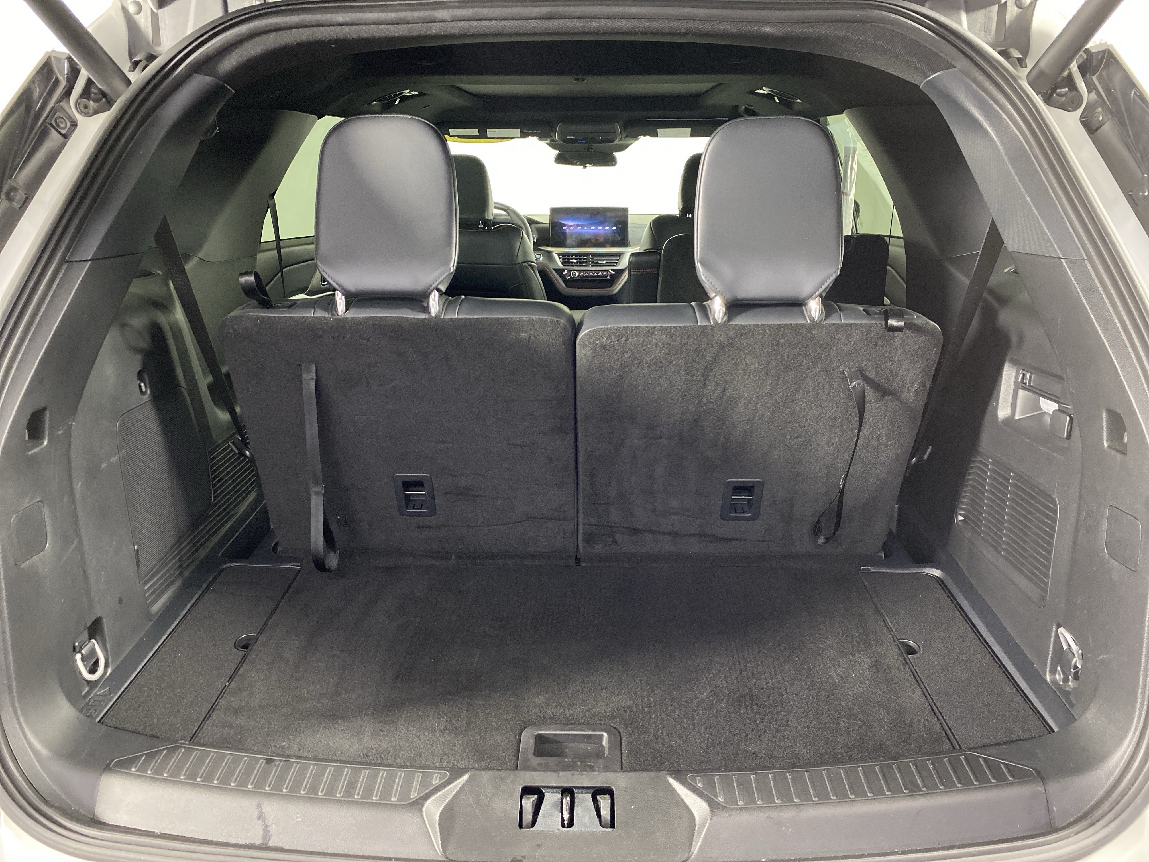 Used 2025 Ford Explorer ST-Line AWD/4WD image 34