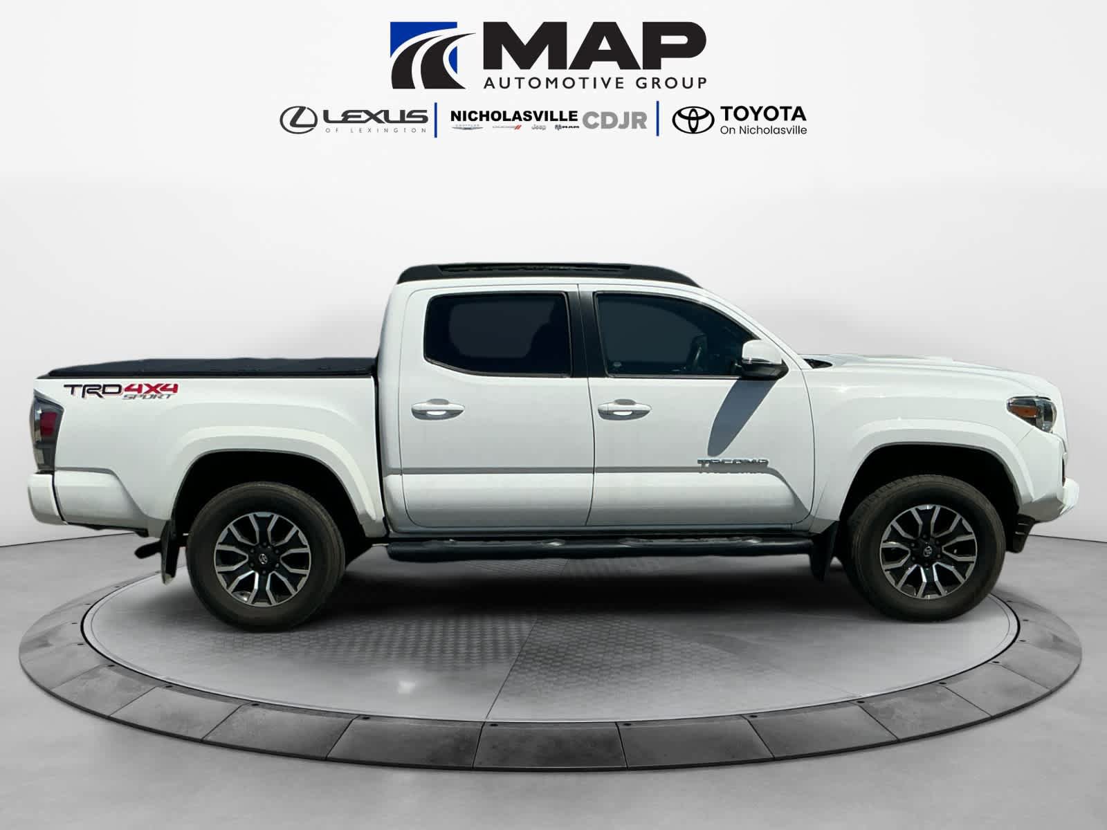 Used 2023 Toyota Tacoma TRD Sport AWD/4WD image 6
