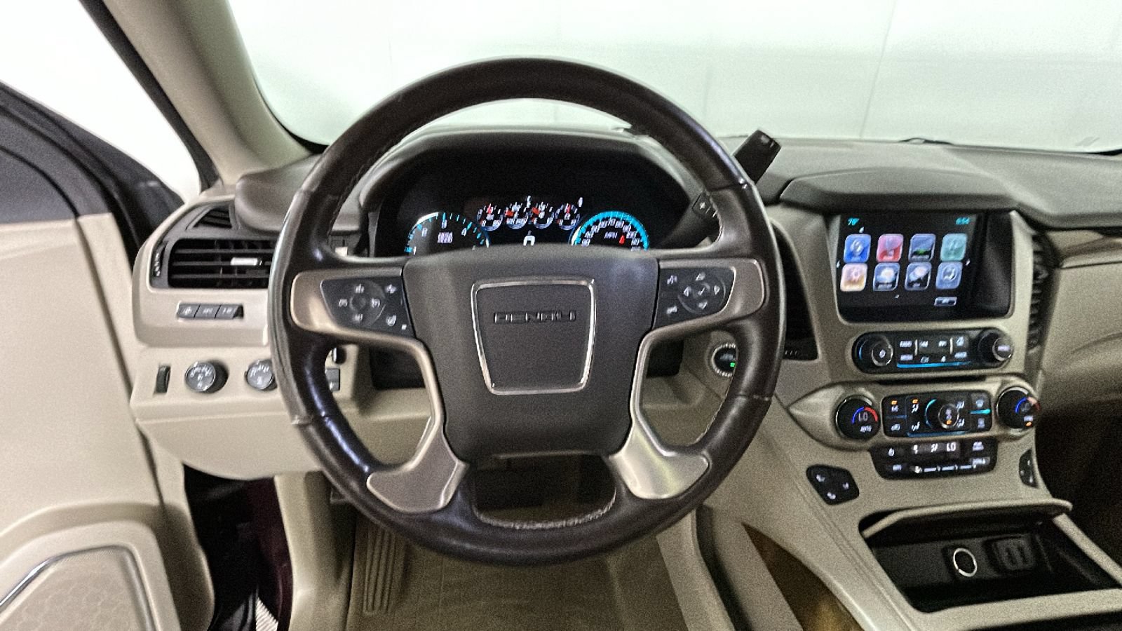 Used 2017 GMC Yukon Denali AWD/4WD image 17