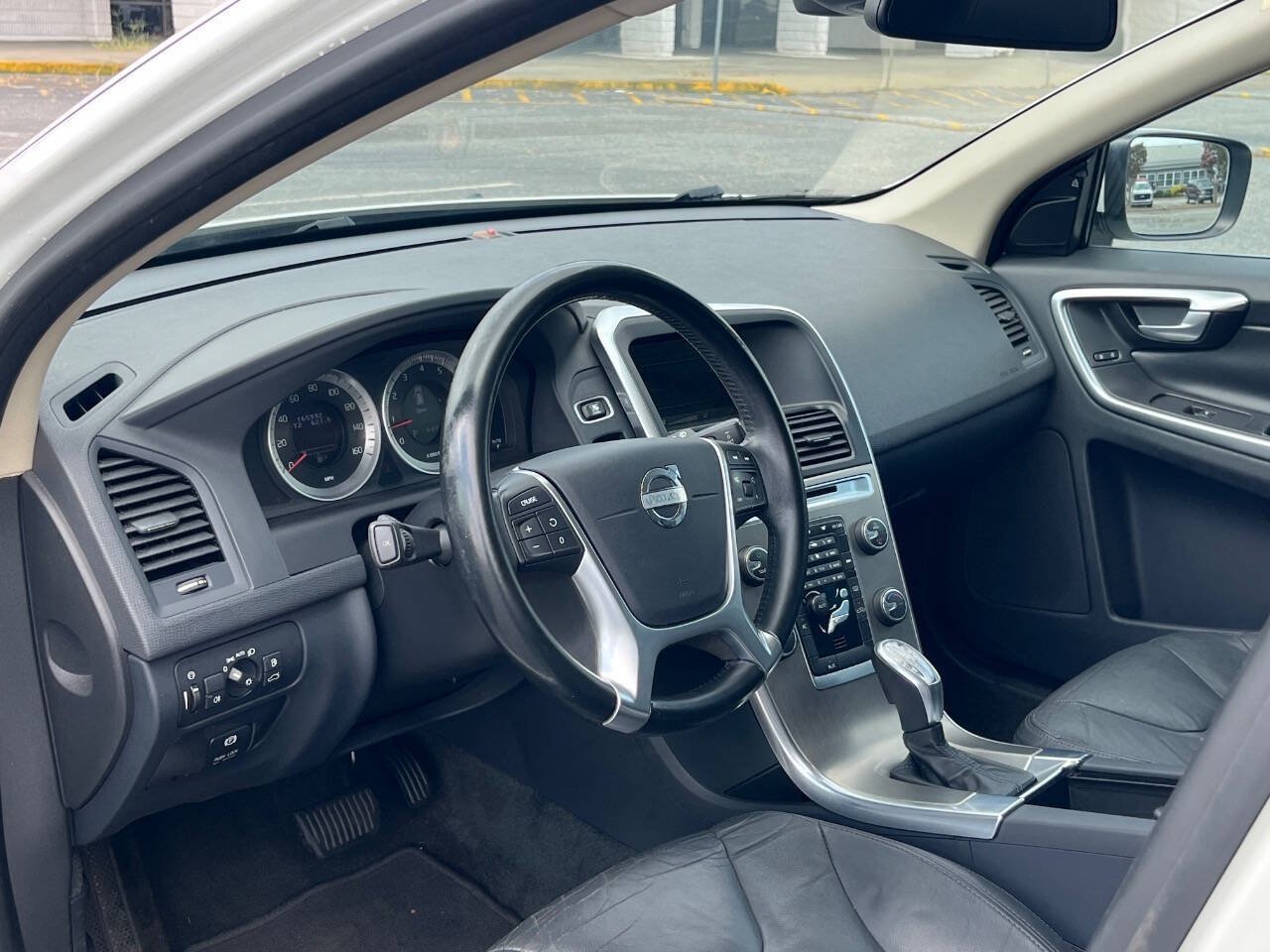 Used 2013 Volvo XC60 3.2 Premier Plus FWD image 7