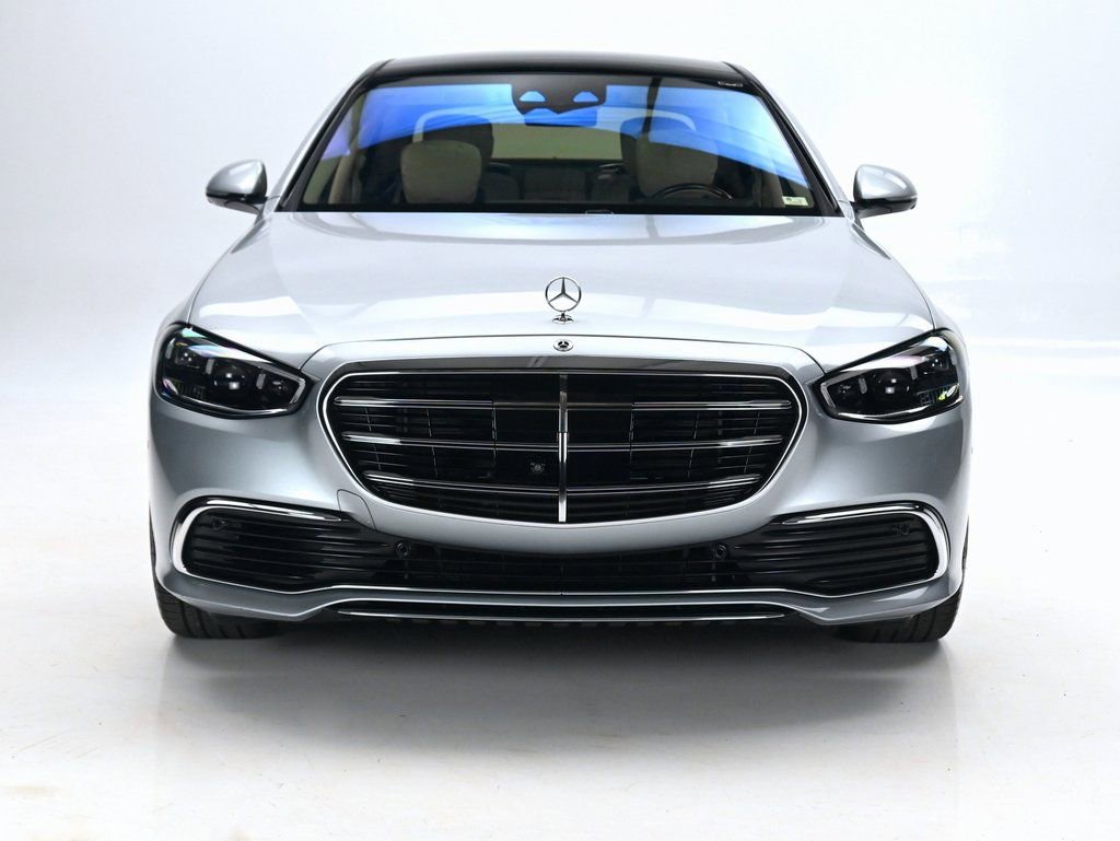Used 2023 Mercedes-Benz S 580 4MATIC Sedan image 2