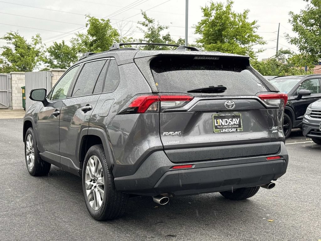 Used 2019 Toyota RAV4 XLE Premium w/ Cold Weather Package AWD/4WD image 3