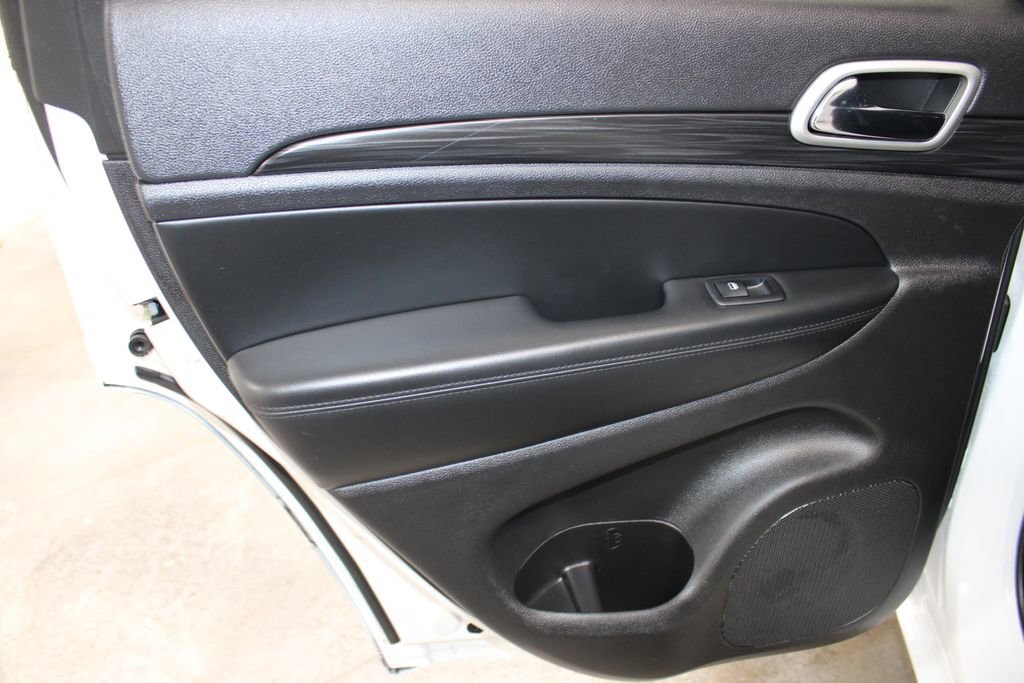 Used 2022 Jeep Grand Cherokee Laredo X image 21