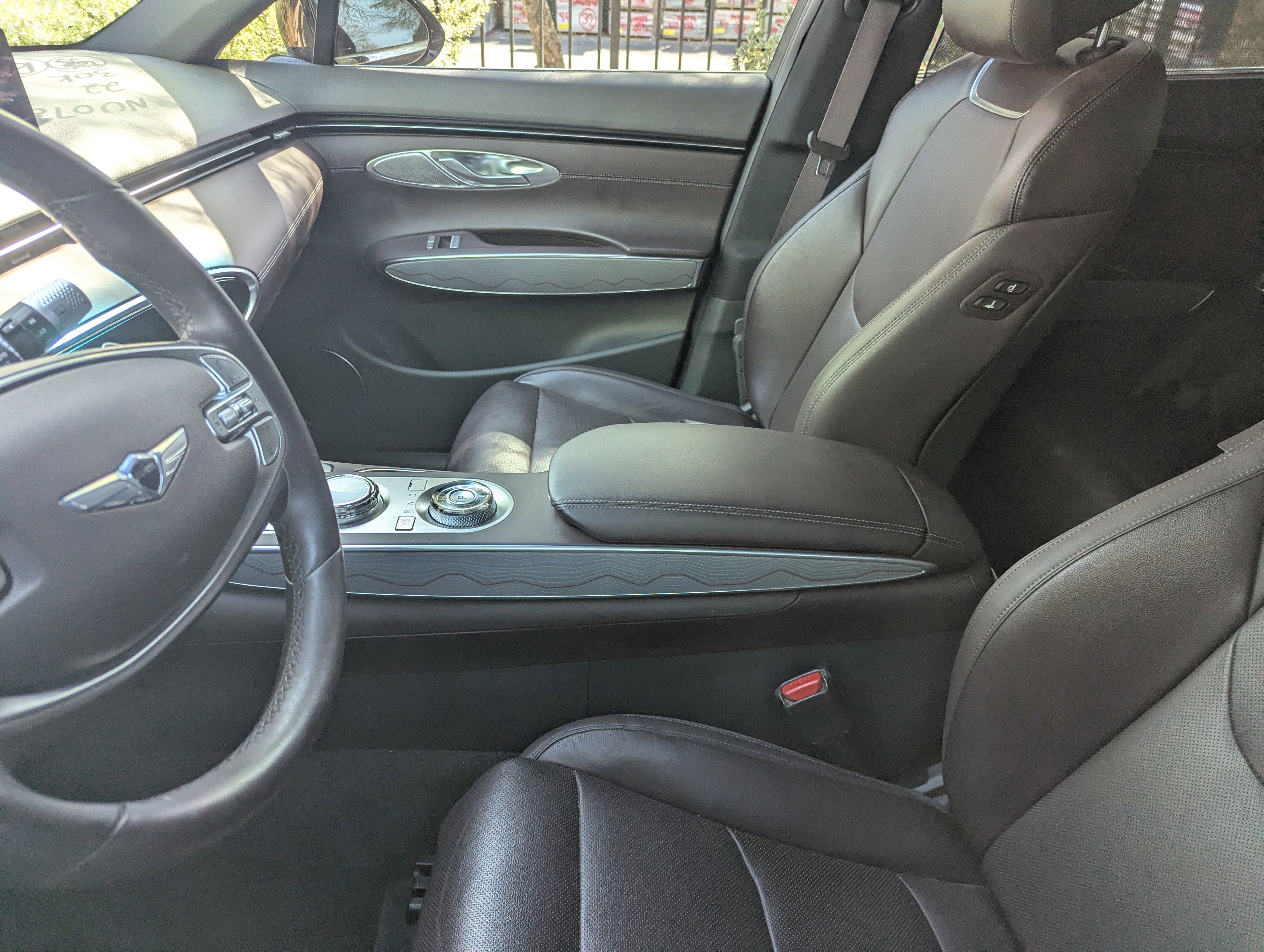 Used 2022 Genesis GV70 2.5T w/ Advanced Package image 13