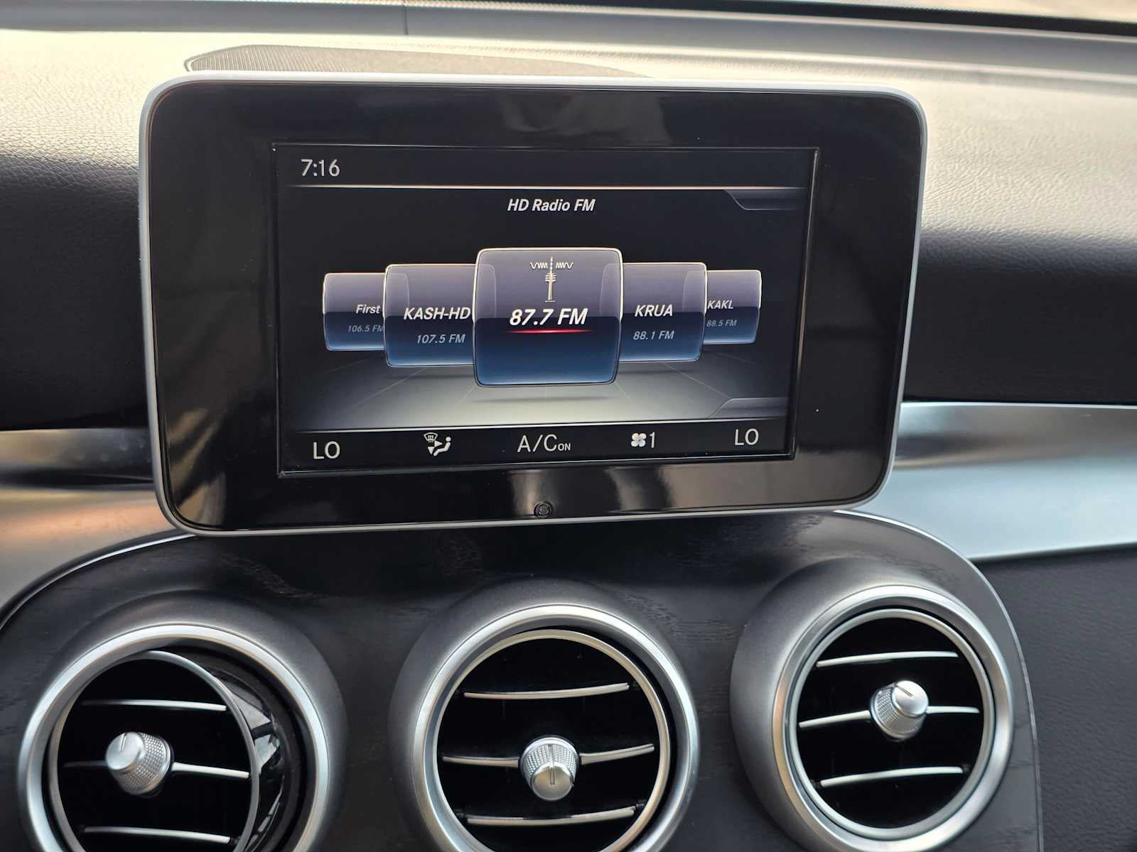 Used 2017 Mercedes-Benz GLC 300 4MATIC image 28