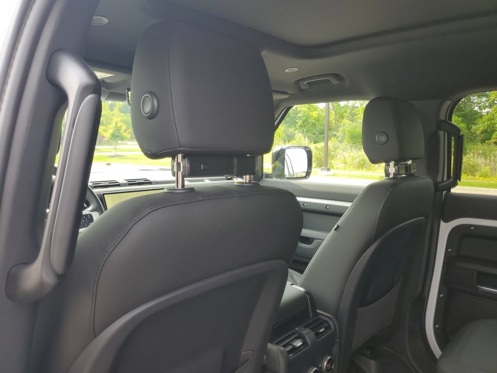 New 2026 Land Rover Defender 130 X-Dynamic SE AWD/4WD image 26