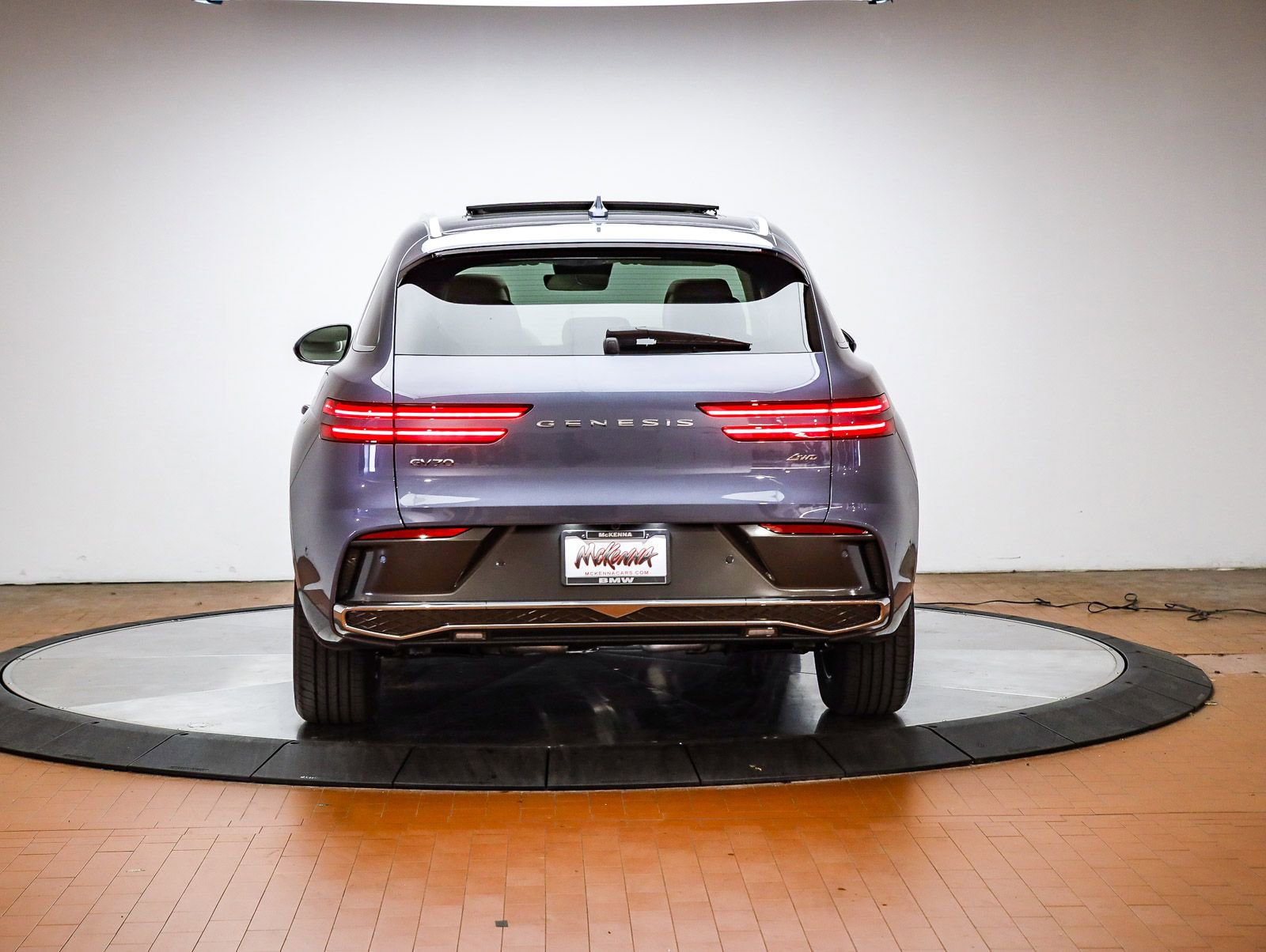 Used 2026 Genesis GV70 2.5T Advanced AWD/4WD image 3