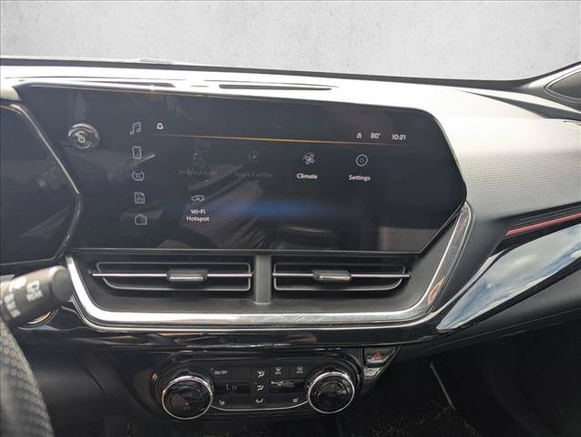 Used 2025 Chevrolet Trax RS w/ Sunroof Package FWD image 11