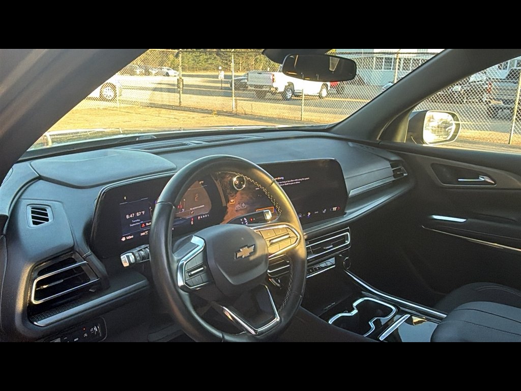 Used 2024 Chevrolet Traverse LT w/ LPO, Floor Liner Package AWD/4WD image 9