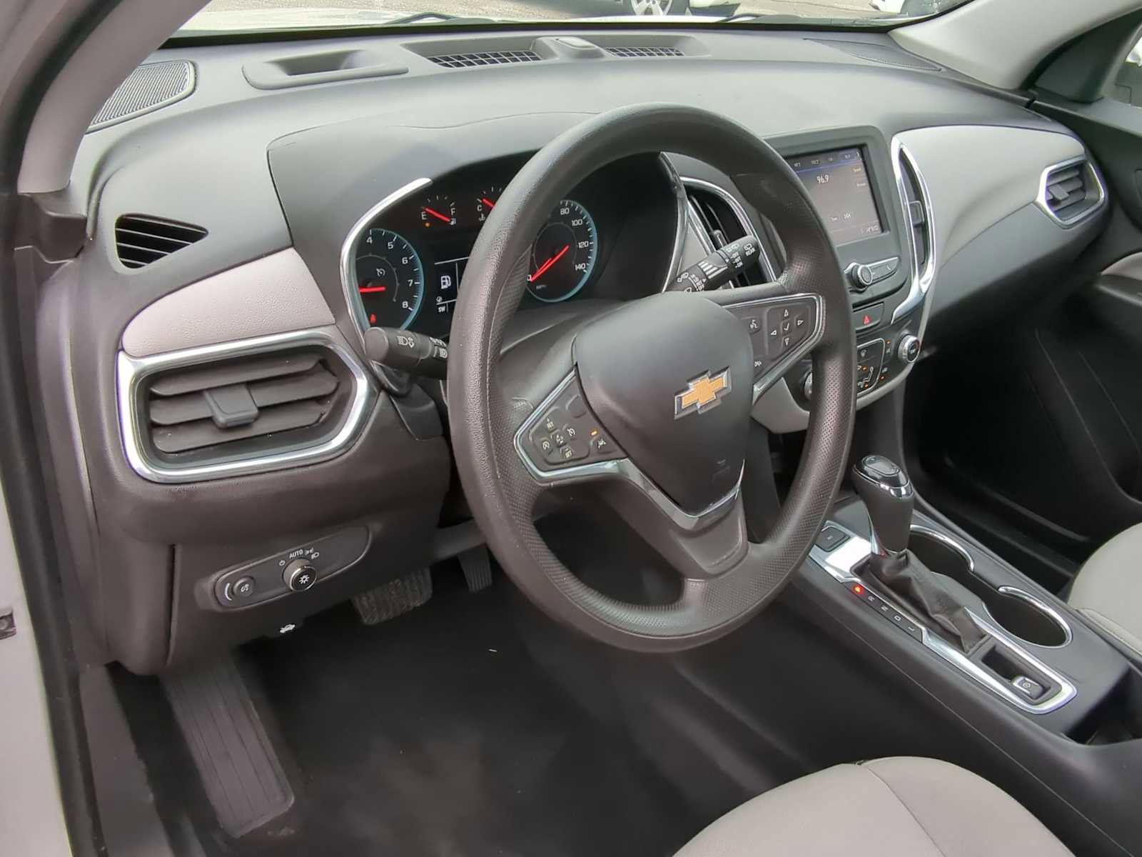 Used 2020 Chevrolet Equinox LS image 10