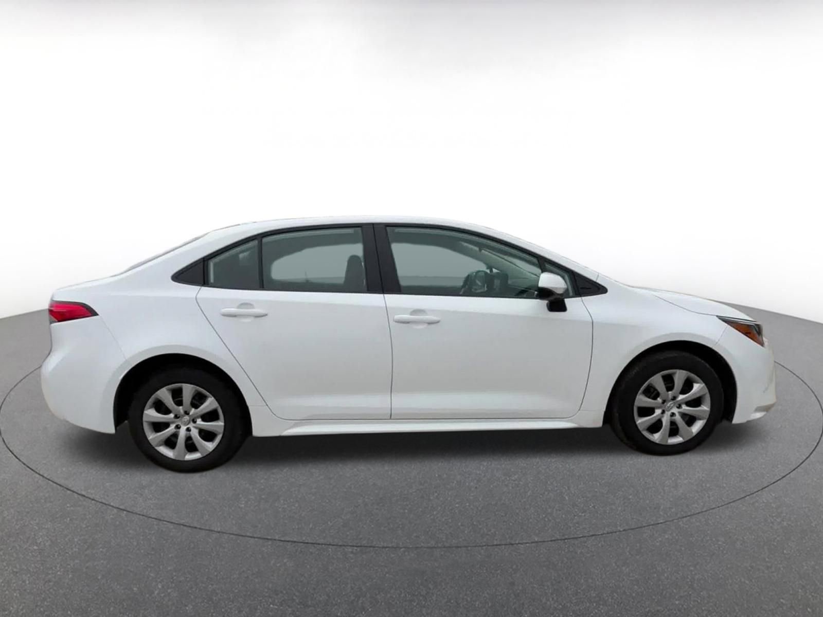 Used 2025 Toyota Corolla LE image 16