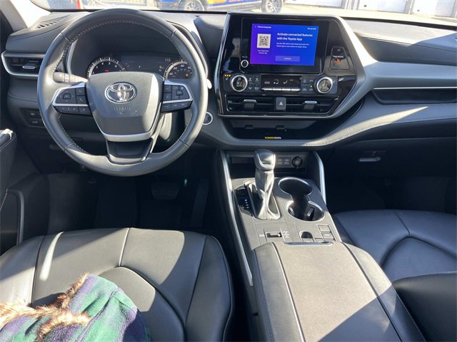 Used 2024 Toyota Highlander LE image 15