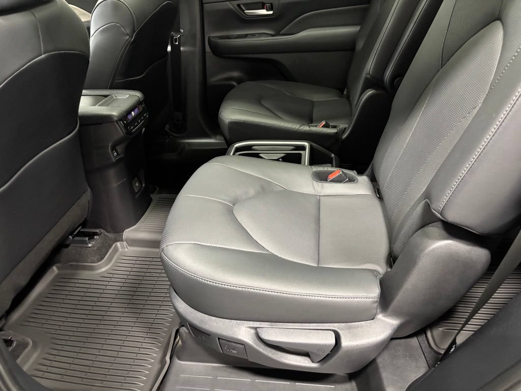 Used 2026 Toyota Grand Highlander AWD image 49