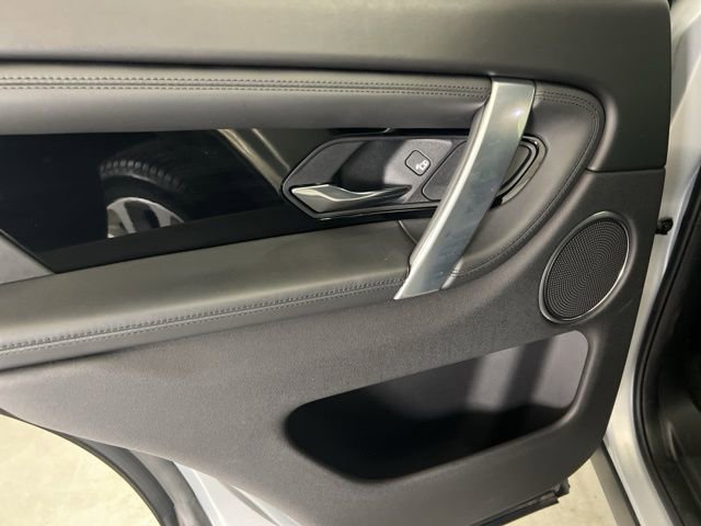 Used 2021 Land Rover Discovery Sport SE image 14