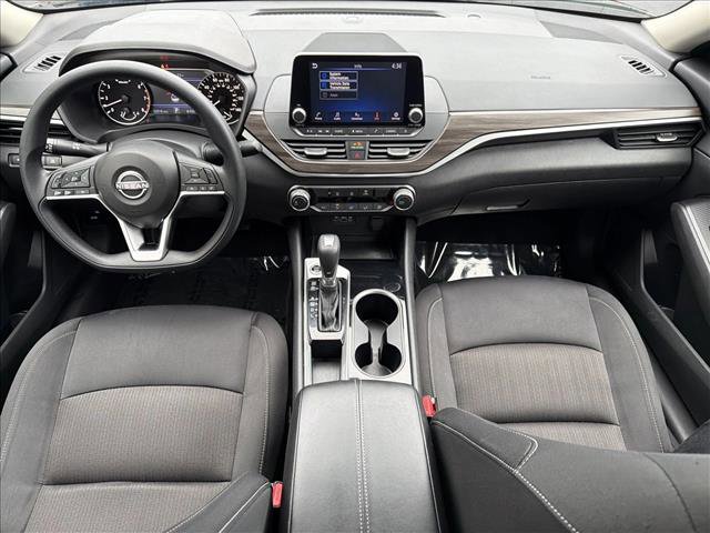 Used 2024 Nissan Altima 2.5 SV image 24