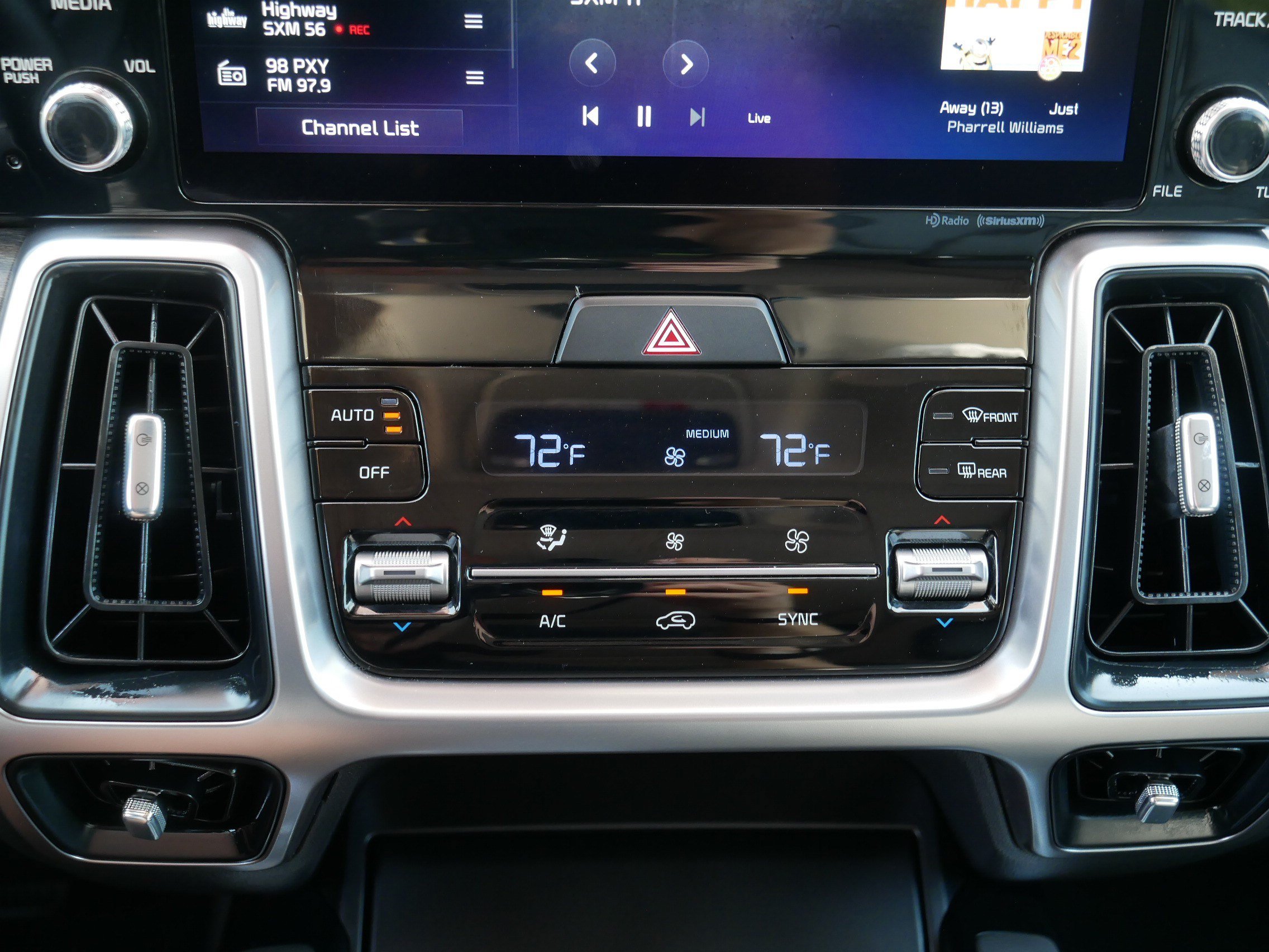 Certified 2023 Kia Sorento S w/ Panoramic Sunroof Package AWD/4WD image 23