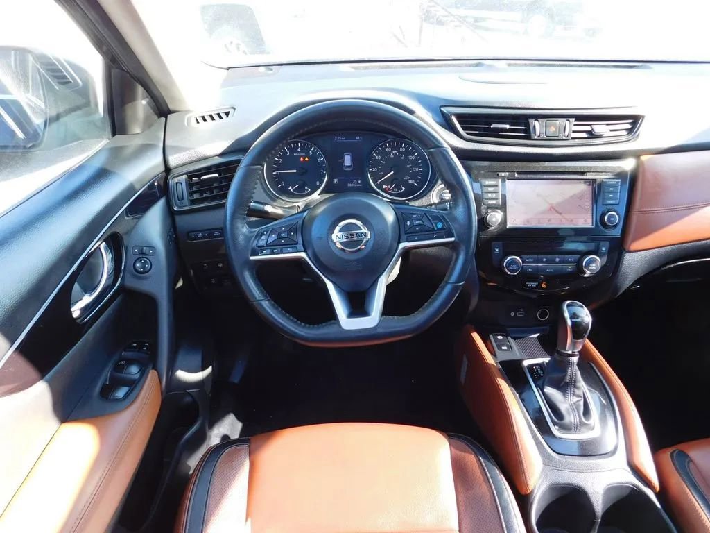 Used 2019 Nissan Rogue SL w/ Premium Package image 15