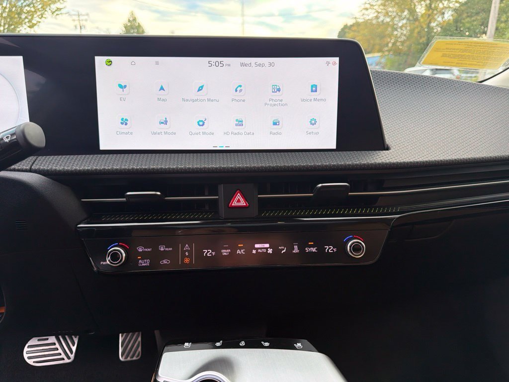 Certified 2023 Kia EV6 GT-Line AWD/4WD image 18