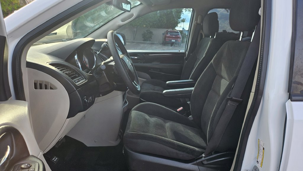 Used 2019 Dodge Grand Caravan SE FWD image 28