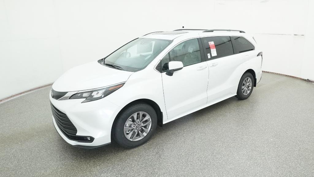 New 2026 Toyota Sienna XLE FWD image 23
